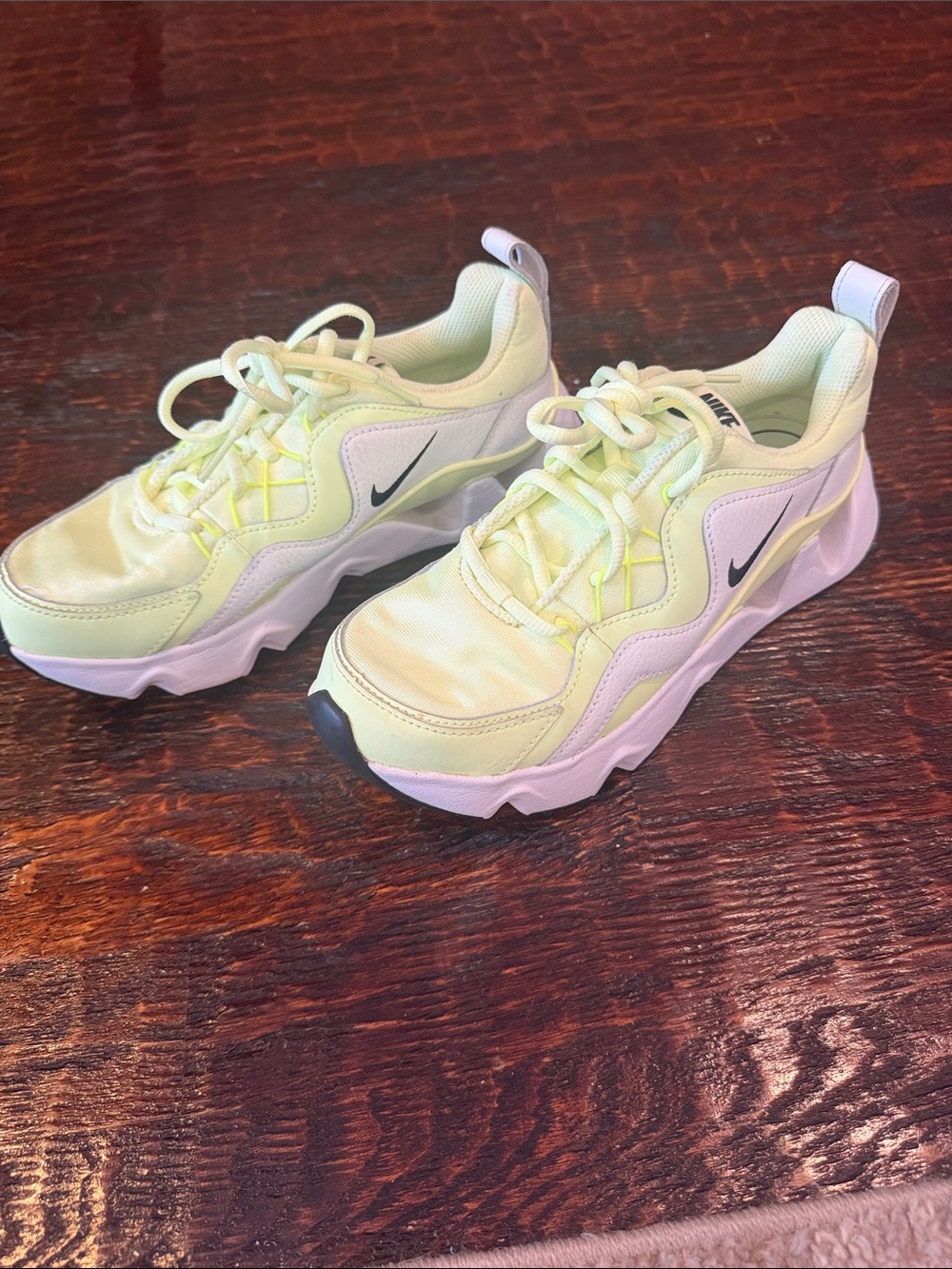 Nike Women's Pale Yellow and White Athletic Sneakers